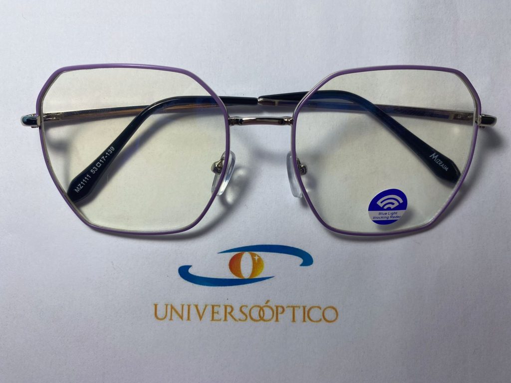 Armazón UP109, morado de contorno geométrico fino, con tramos rectos y esquinas suavizadas.