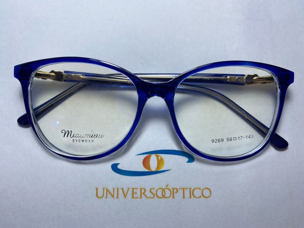 Armazón UP130, azul intenso de forma cuadrada redondeada y frente ancho.